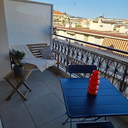 Avec Balcon Lägenhet