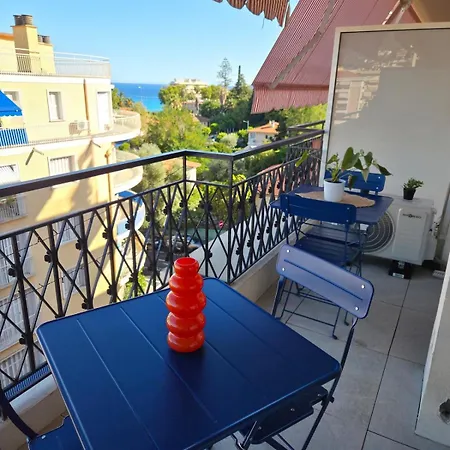 Avec Balcon Apartment *