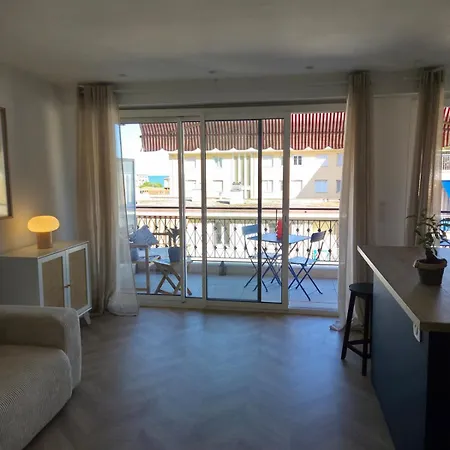 Avec Balcon Menton